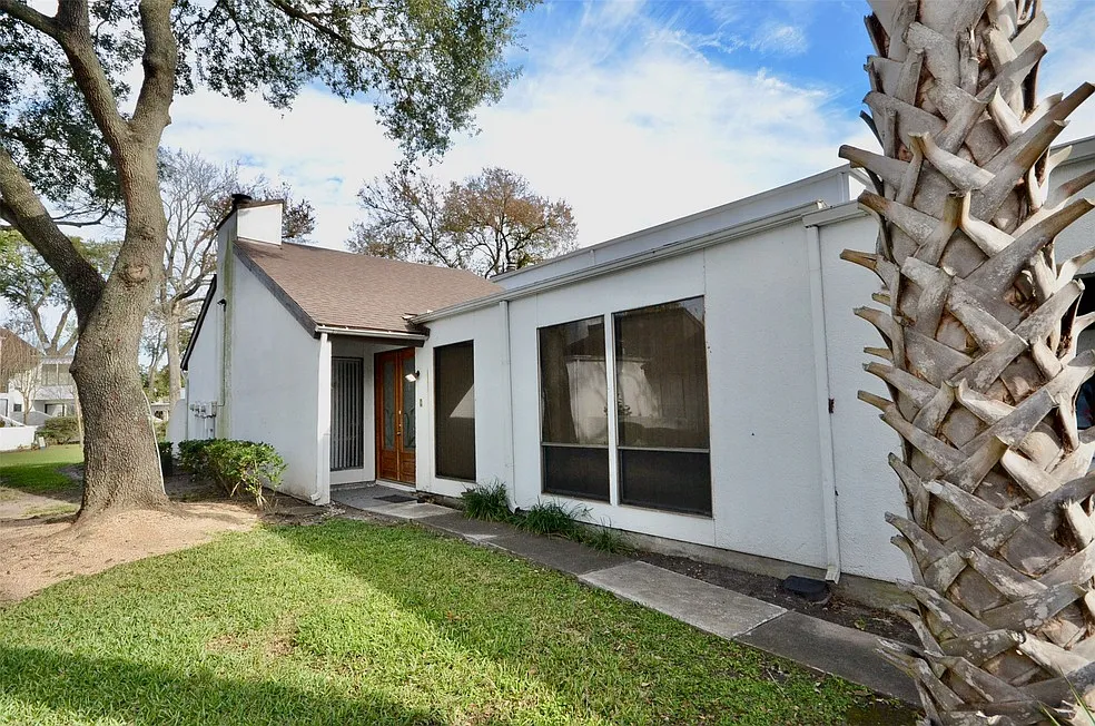 2 bed, 1792 sqft, $1,810 — Photo 1