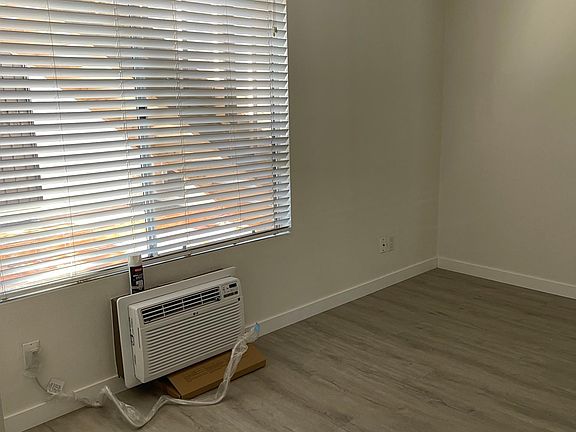 5th image of 3513 Herman Ave