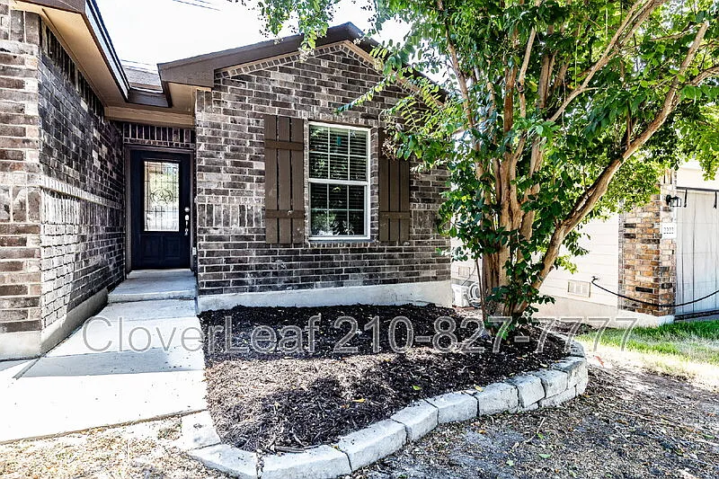 4 bed, 2.0 bath, 1753 sqft, $1,797 — Photo 4