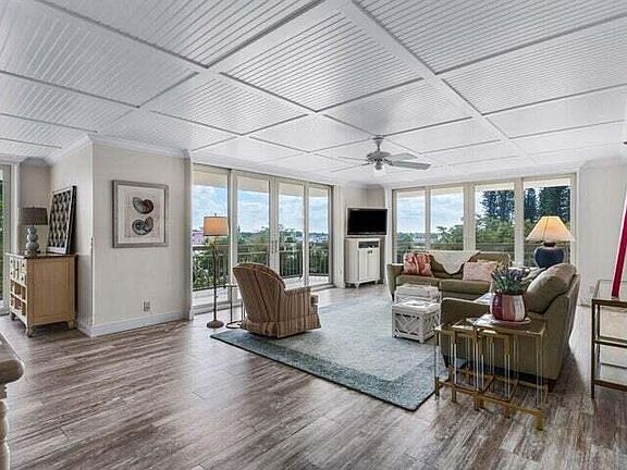 5th image of 901 E Camino Real #5d