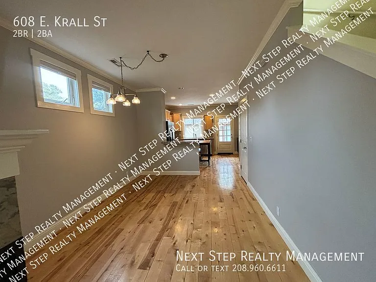 608 E Krall St — Photo 4
