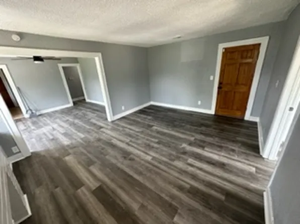 3346 Agnes Ave, Kansas City, MO 64128