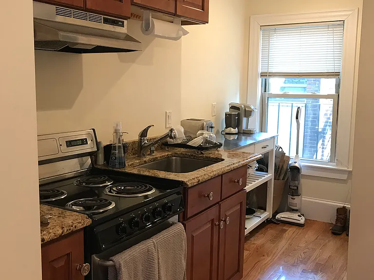 44 Irving St #2 — Photo 5