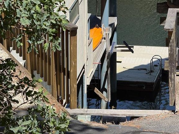 2nd image of 695 Foothill Rd
