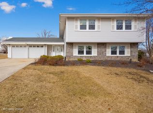 1160 Nottingham Ln, Hoffman Estates, IL 60169