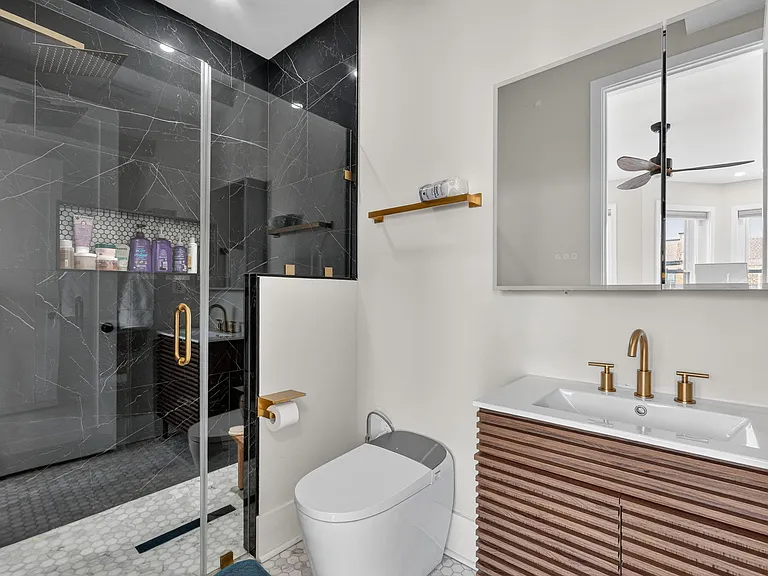 32 Adams St NW — Photo 23