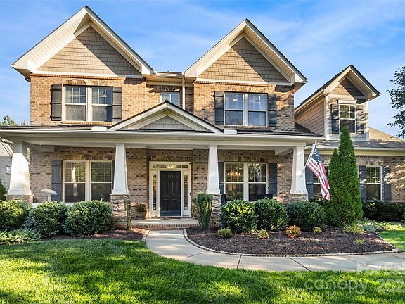 2nd image of 5002 Oak Hill Ln