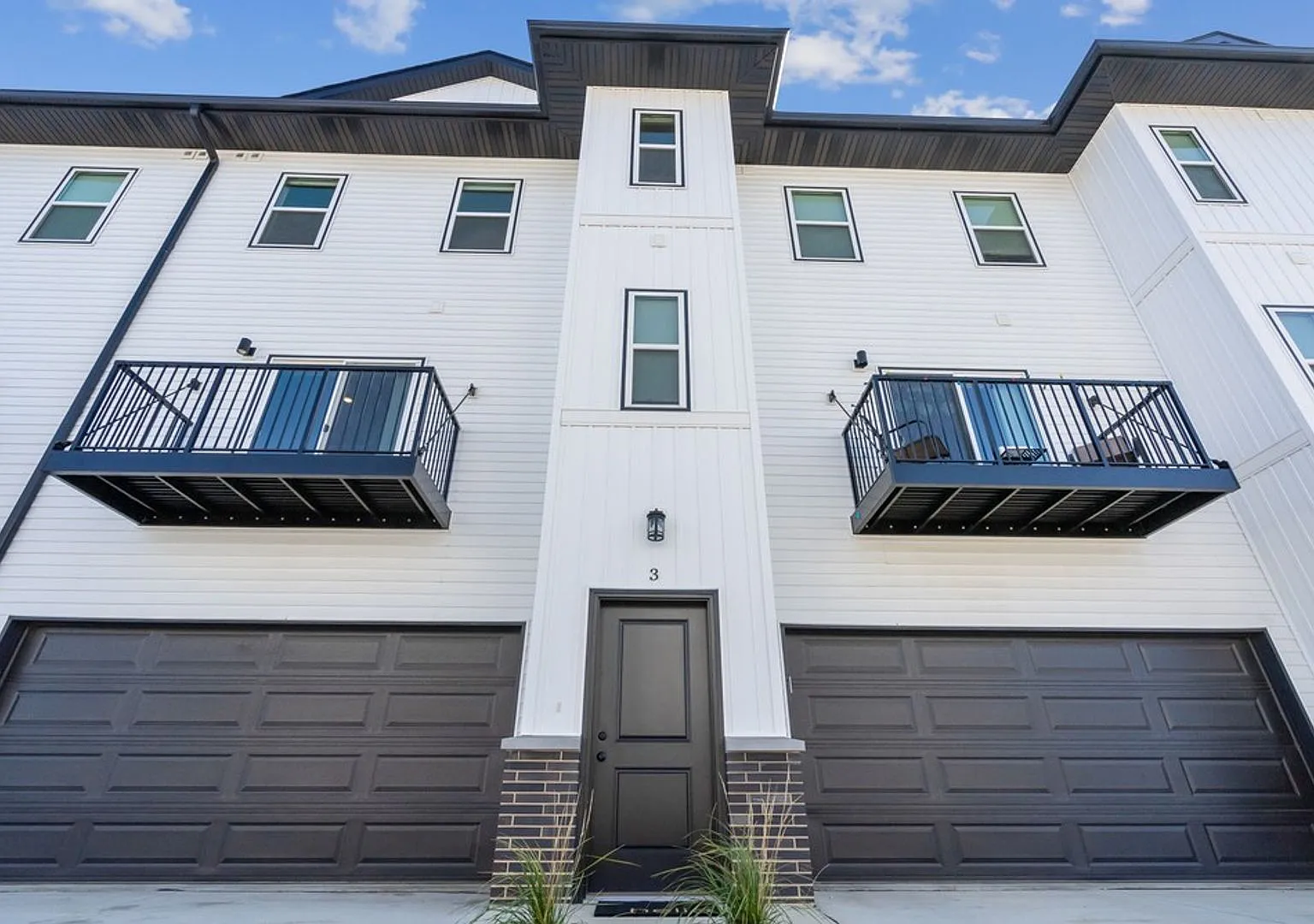 Brand New Condo 3bd 2.5 ba for RENT!! — Photo 1