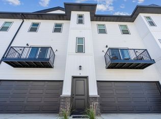 2539 W 3rd St, Waterloo, IA 50701