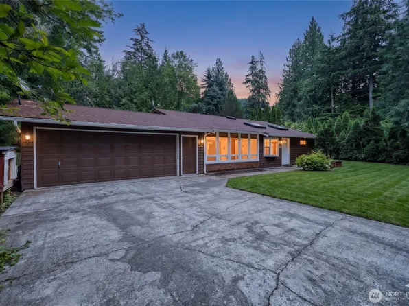 592 Sprague Valley Drive, Maple Falls, WA 98266