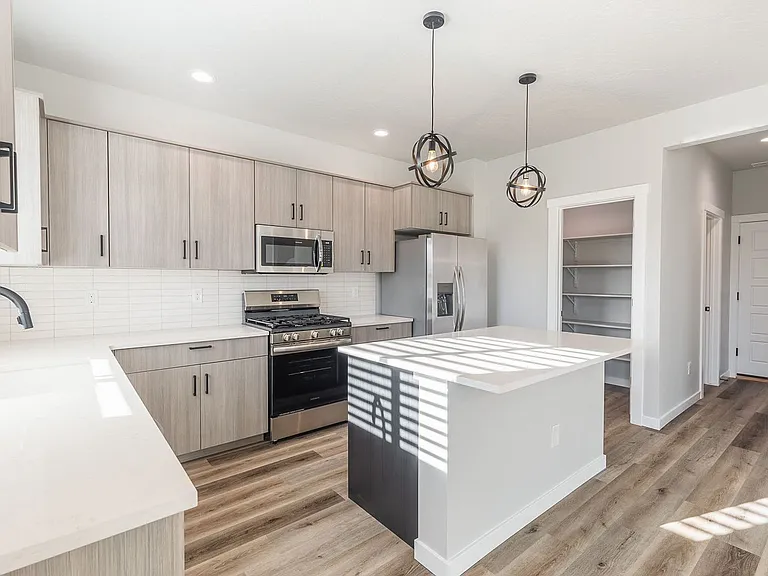 2640 N Silver Wolf Ave — Photo 17