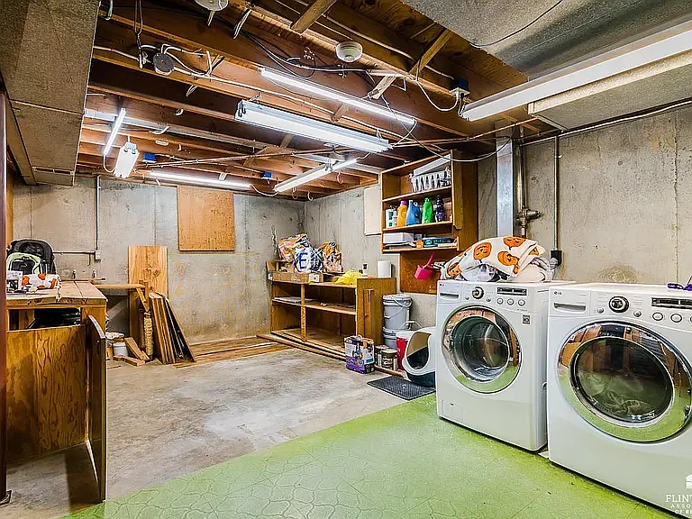946 Mission Ave — Photo 10