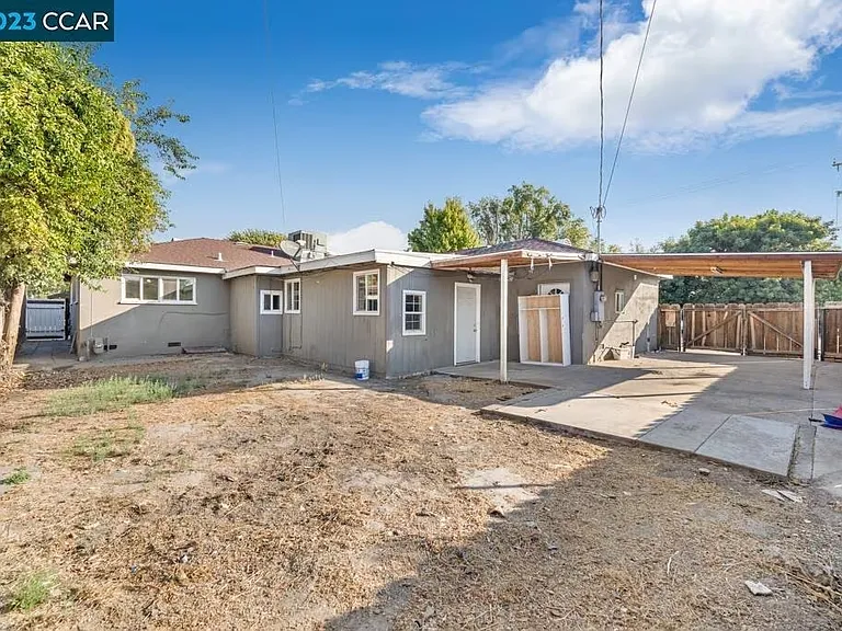 1502 Oakwood Dr — Photo 9