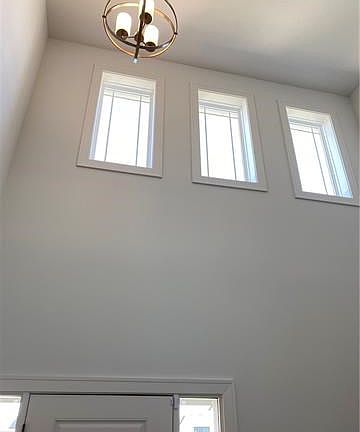 2nd image of 1721 NE Ravenwood Dr