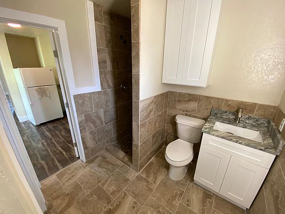 4th image of 826 Schley Ave #2