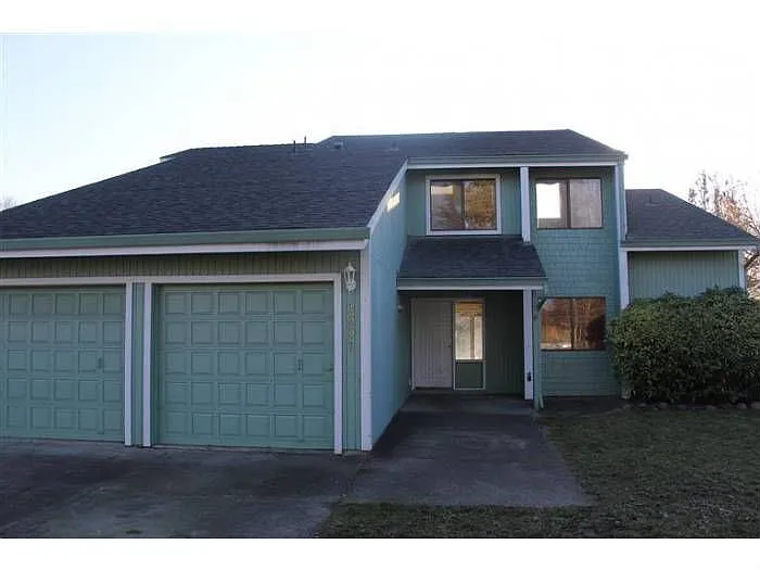 2901 Barclay Rd photo 1