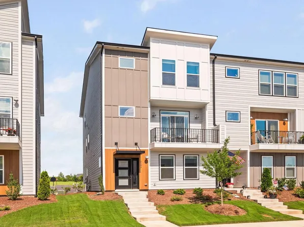 2106 Big Falls Dr, Wendell, NC 27591