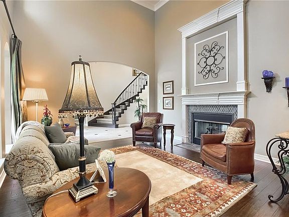 5th image of 12100 Portobella Dr