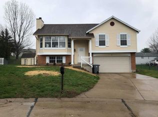 8 Rustler Ct, O'Fallon, MO 63368