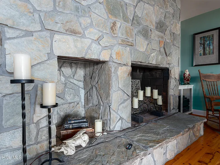 810 Madam Moores Ln #A — Photo 28