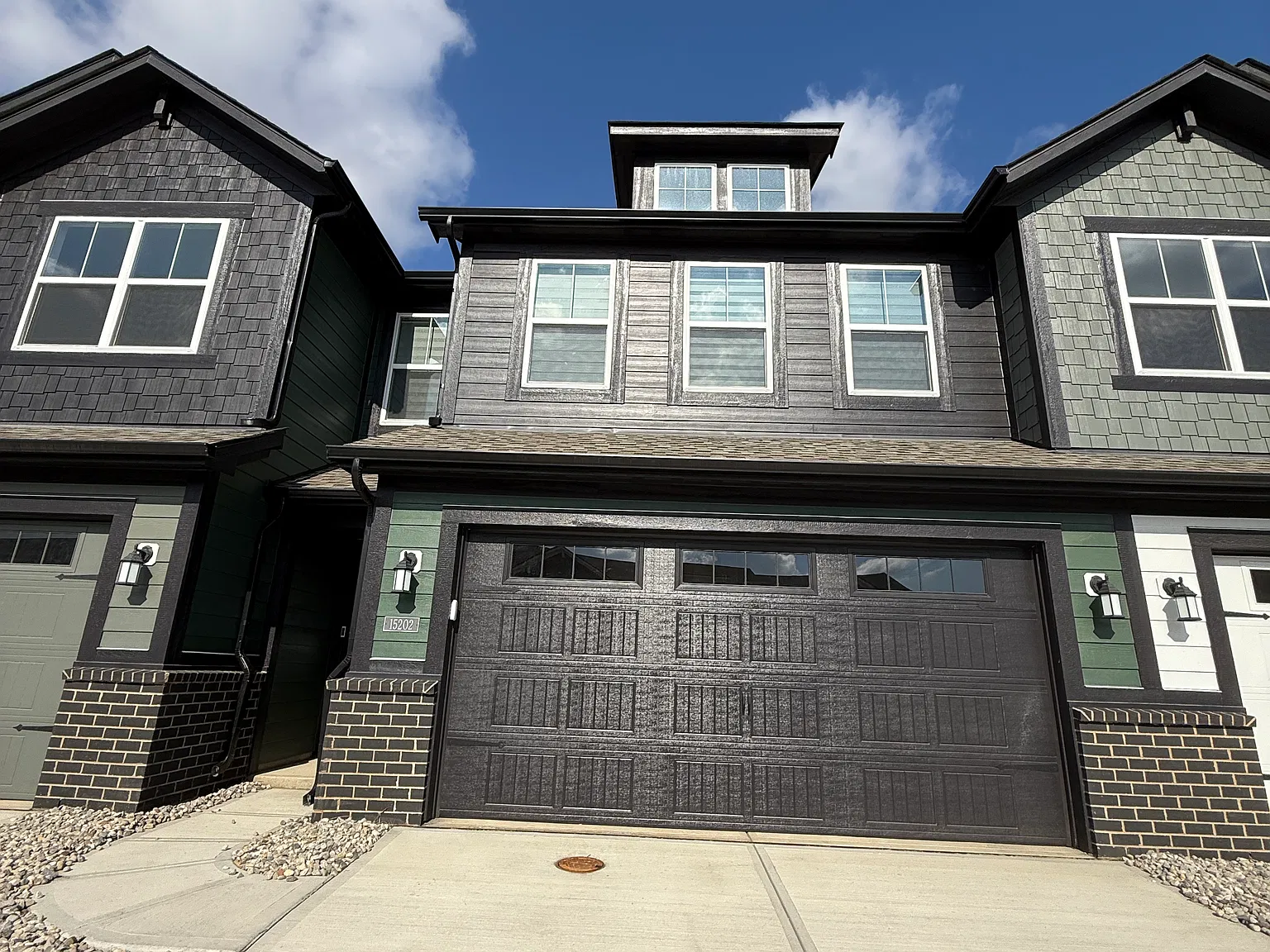 3 bed, 1814 sqft, $2,295 — Photo 2