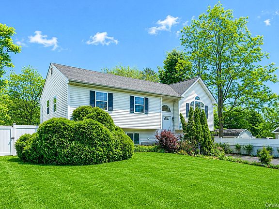 2nd image of 57 Woodycrest Drive