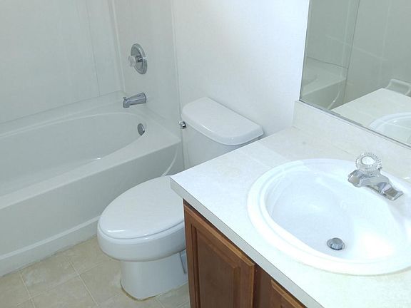5th image of 306 W Brookchase Ln