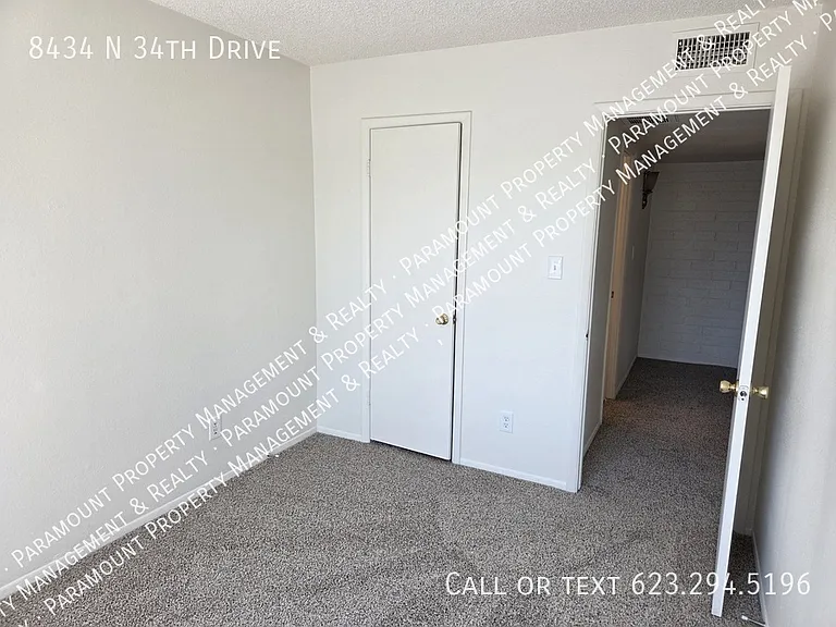 8434 N 34th Dr — Photo 15