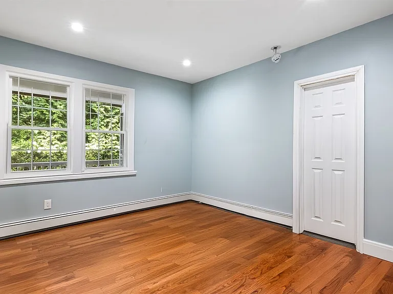 245 Main St #1 — Photo 17