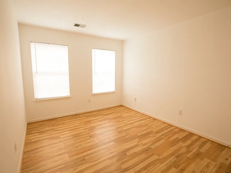 2911 Jessica Ct — Photo 15