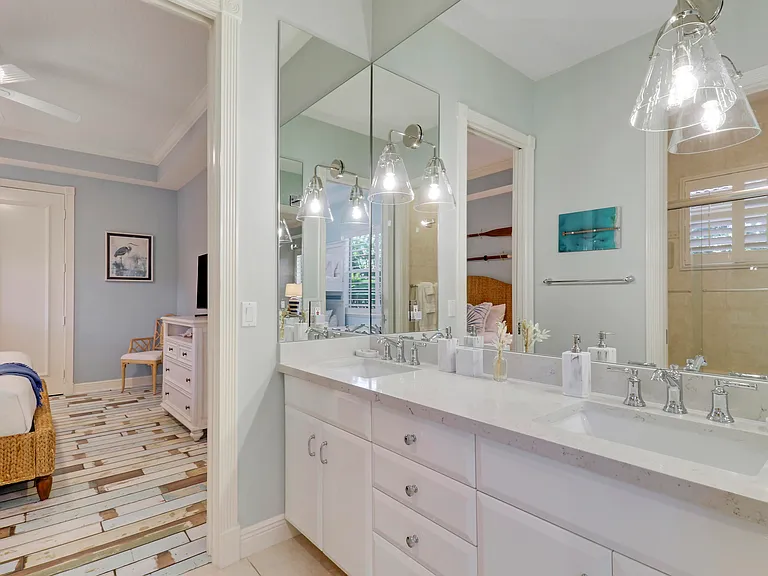 18808 SE Windward Island Ln — Photo 44