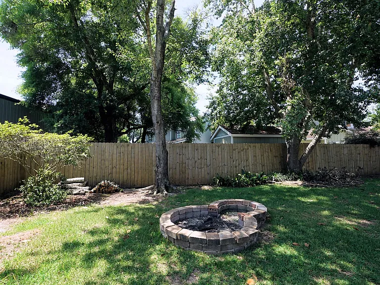 1613 Mariah Way E — Photo 38