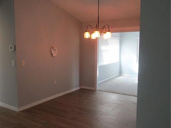 4th image of 123 W Royal Fern Place