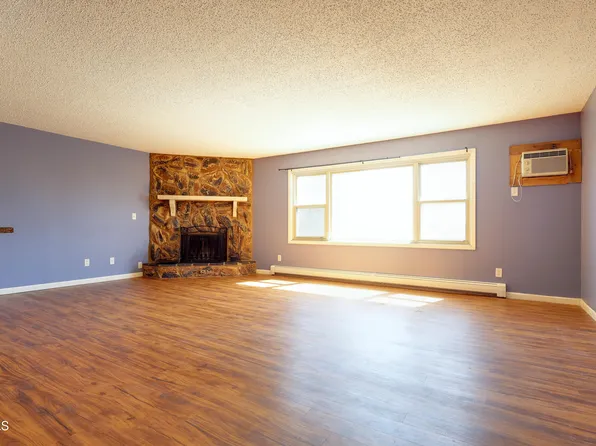 120 Lake Ave APT 6, Bismarck, ND 58504