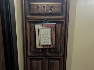 10451 Greenbrier Rd APT 115, Minnetonka, MN 55305