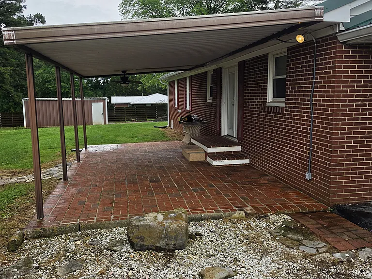 230 Lone Star Rd — Photo 1