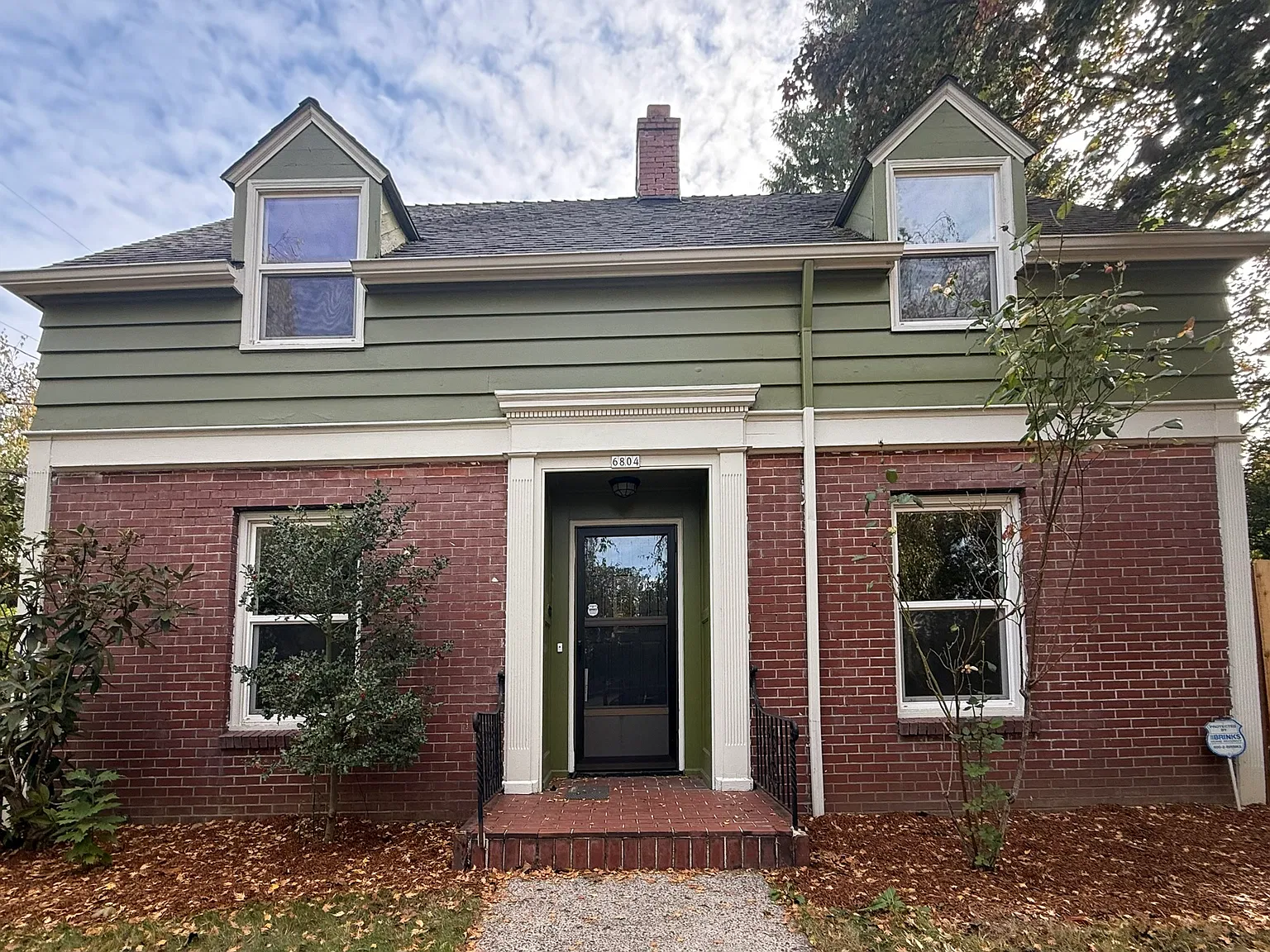4 bed, 2.5 bath, 2750 sqft, $3,800 — Photo 3