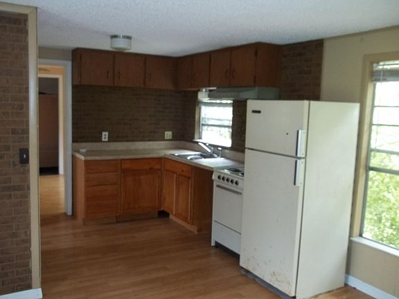 4th image of 5117 Mallett Dr APT C