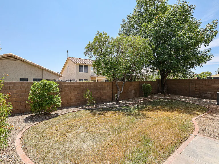 9833 W Yukon Dr — Photo 17