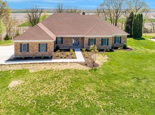 4 River Bluff Ct, Augusta, MO 63332