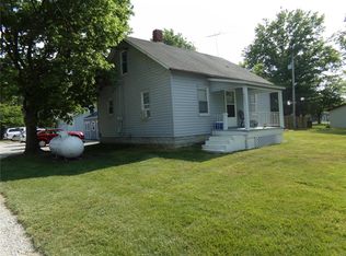 8621 Pudges Rd, Nashville, IL 62263