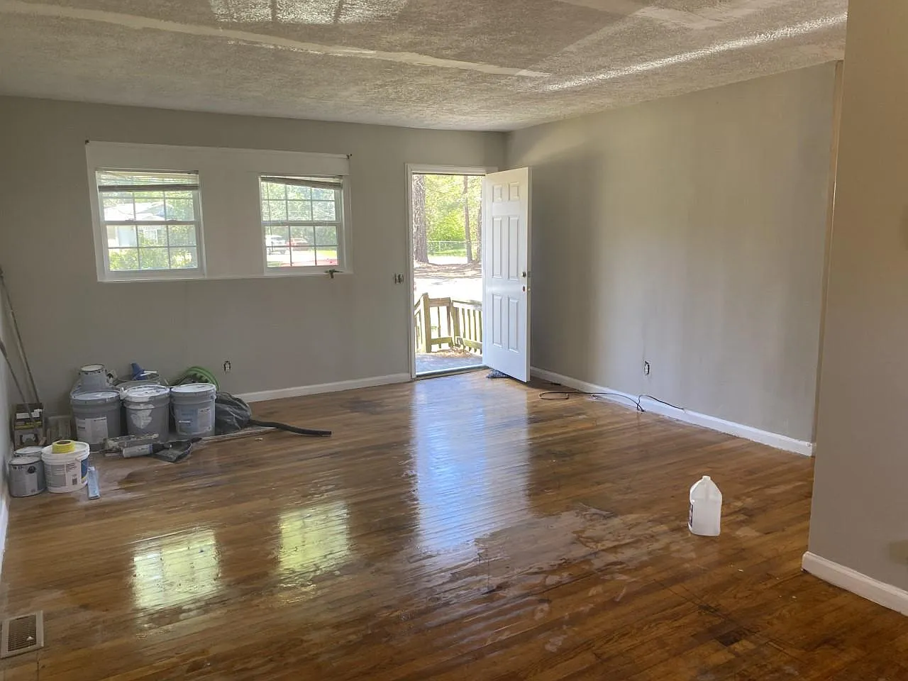 3 bed, 1150 sqft, $1,550 — Photo 2