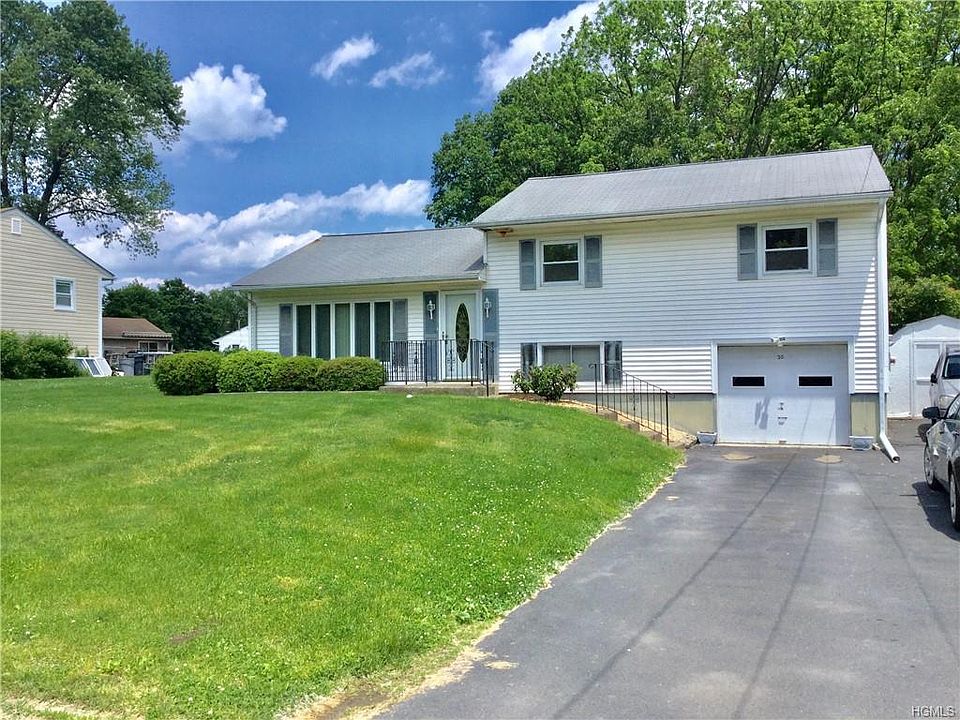 1st image of 20 Saint Anne Dr