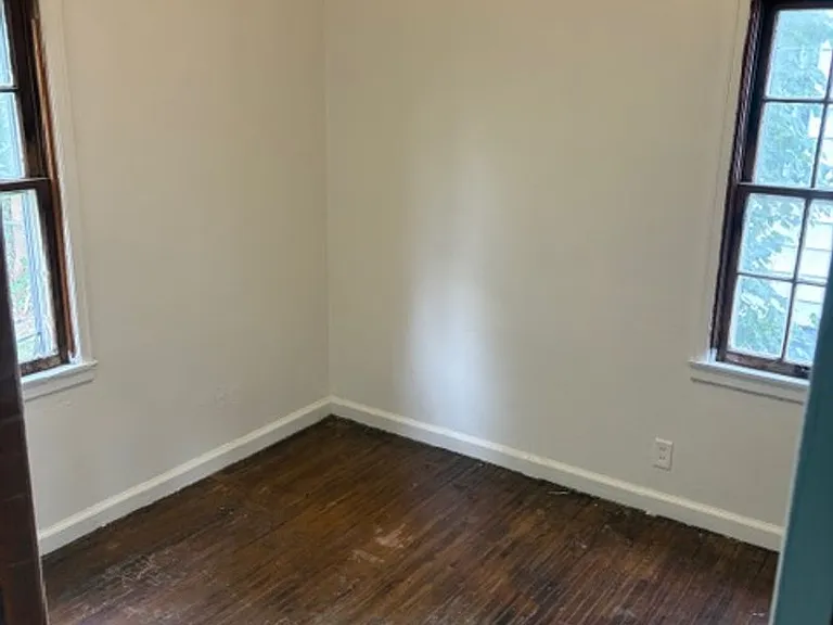 227 Boston Ave — Photo 2