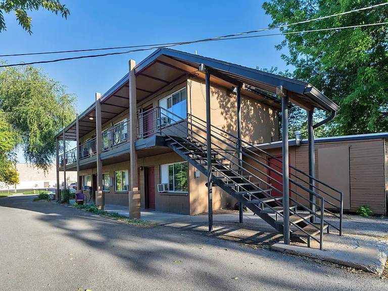 241 N 800 W — Photo 9