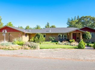 2112 Oakwood Dr, Medford, OR