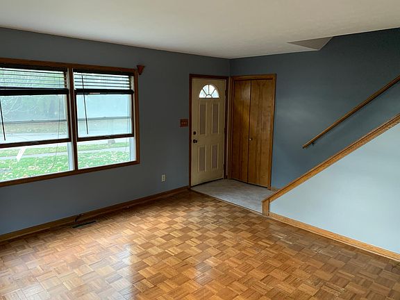 4th image of 120 Woodland Dr