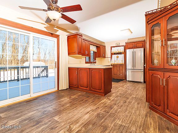 5th image of 2757 Maida Lane