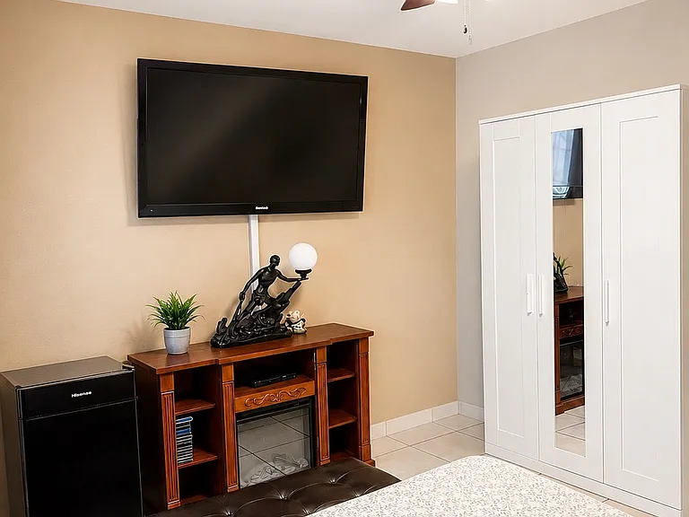 4045 E Carey Ave — Photo 10