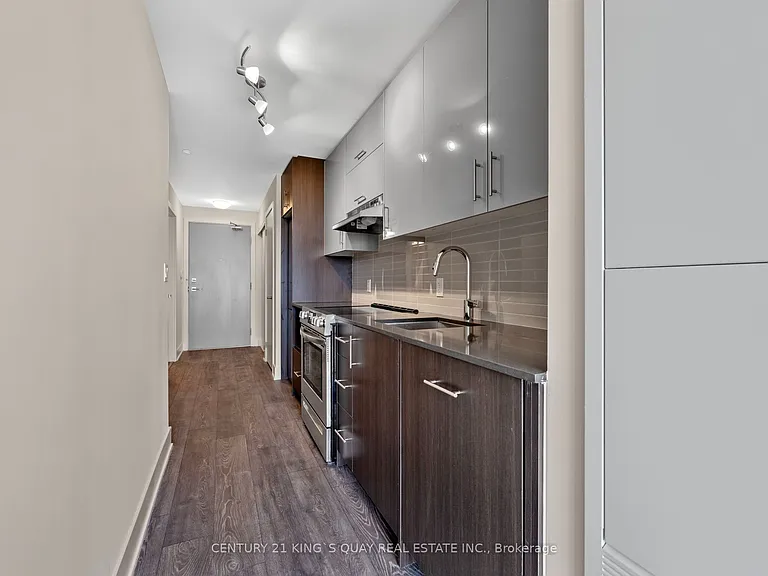 188 Fairview Mall Dr #822 — Photo 5